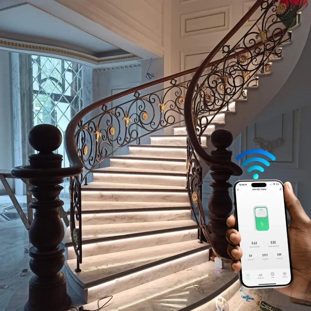Đèn LED bậc thang thông minh EITsmart có điều khiển qua điện thoại ES3032, combo 3 cao cấp
